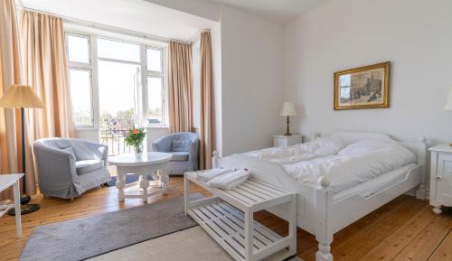 Deluxe Double Room with Balcony and Sea View