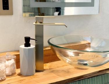 Deluxe Double Room (2 Adults + 1 Child)