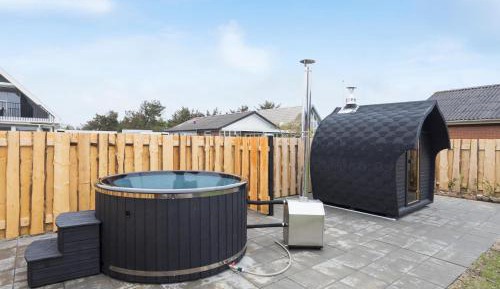 Six-Bedroom Holiday Home