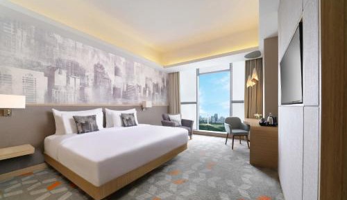 V Room Monas View