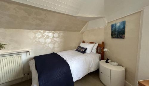 Single Room with Private External Bathroom