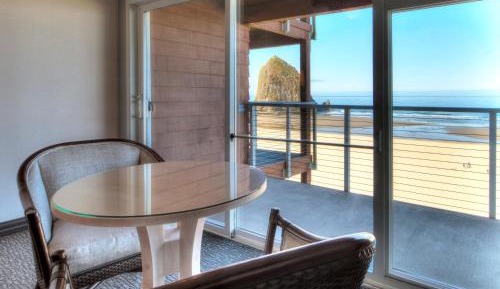 Oceanfront King Spa Non Pet