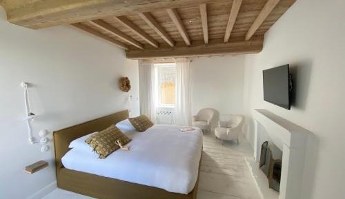 Deluxe Family Suite