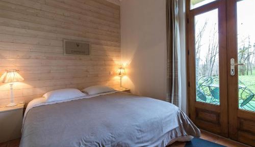 One-Bedroom Apartment with Terrace