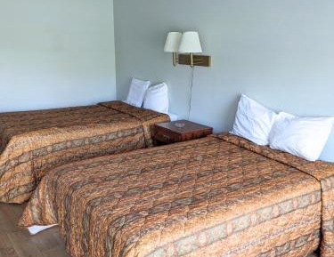 Standard Queen Room