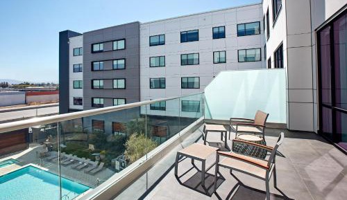 Suite, 1 King, Sofa bed, Balcony