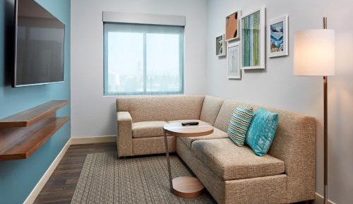 1 Bedroom Suite, 1 King, Sofa bed