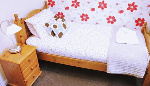 Single Room with Shared Bathroom