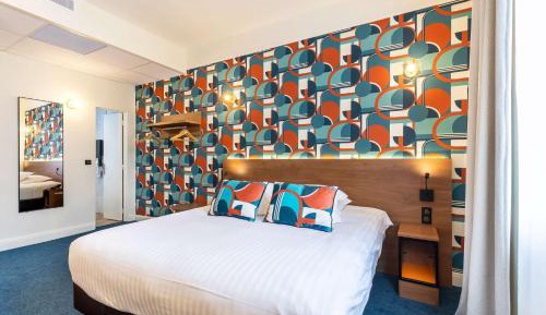 Deluxe King Room - Non-Smoking