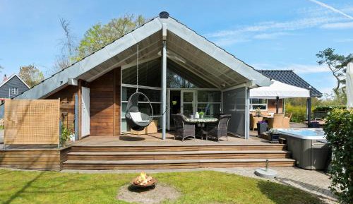 Three-Bedroom Vacation Home 