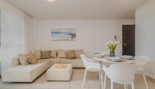 Two-Bedroom Apartment with Balcony and Sea View