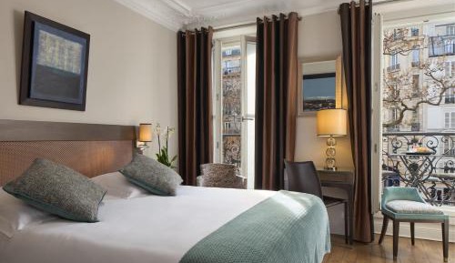 Deluxe Double Room Arc de Triomphe view with Balcony