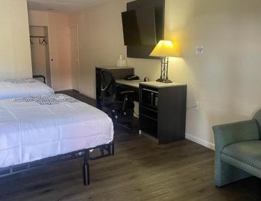 Queen Room with Two Queen Beds - Non-Smoking