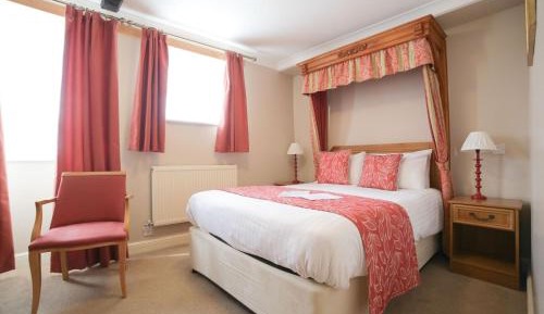 Courtyard Family Room