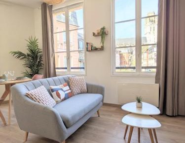 Apartment with City View