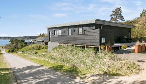 Three-Bedroom Vacation Home 