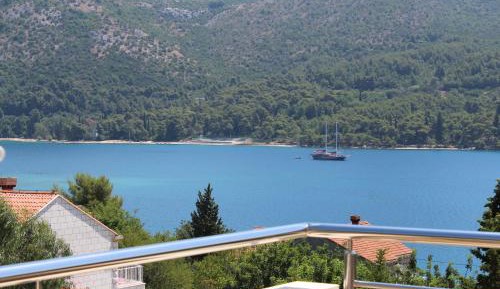 Two-Bedroom Apartment with Balcony & Sea View 