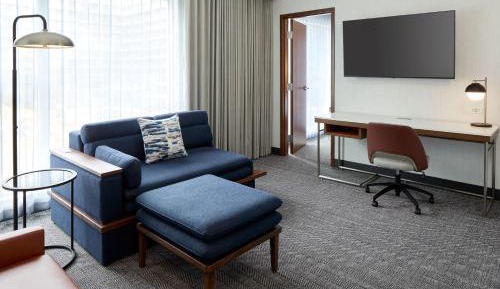 Deluxe King Suite