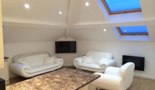 Deluxe Top Floor Apartment