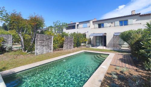 Three-Bedroom Vacation Home 