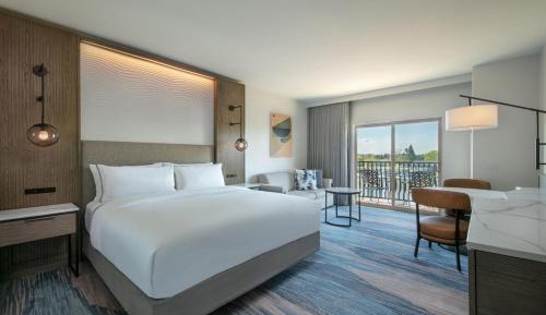 King Room with River View and Balcony - Hearing Accessible