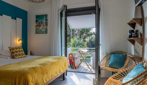 Double Room with Balcony and Sea View