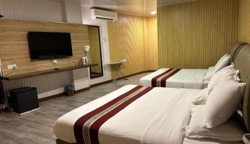 Superior Family Room - No Elevator