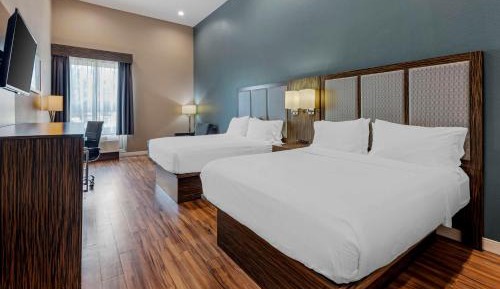 Queen Room with Two Queen Beds - Pet Friendly/Non-Smoking