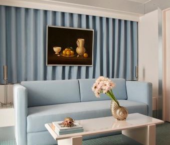 Deluxe One-Bedroom Apartment