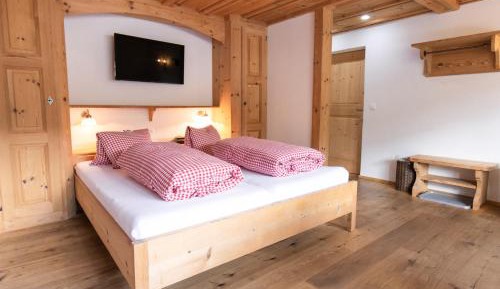 Studio Apartment with King Bed