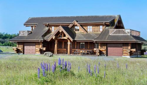 Six-Bedroom Holiday Home