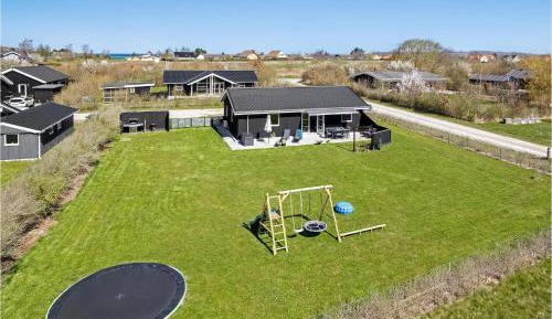 Three-Bedroom Vacation Home 