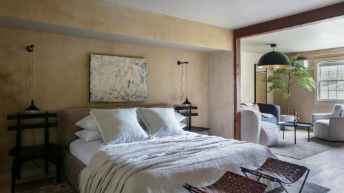 Pondside Junior Suite