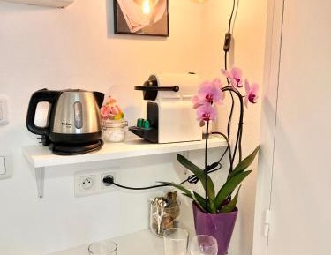 Studio Apartment with One Double Bed