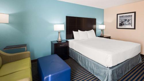 King Room with Bath Tub - Disability Access/Non-Smoking 