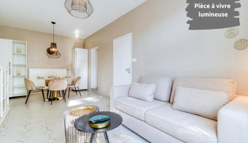One-Bedroom Apartment with Garden View