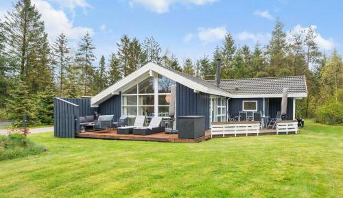 Three-Bedroom Vacation Home 