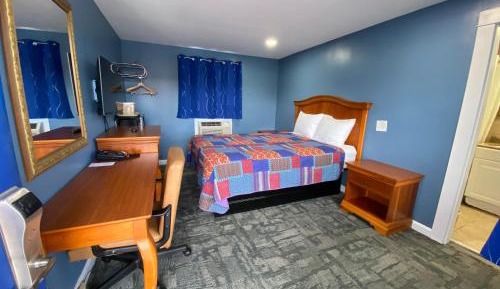 Queen Room - Non-Smoking