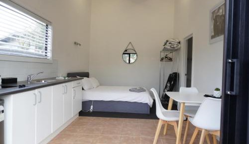 Apartment with Mountain View