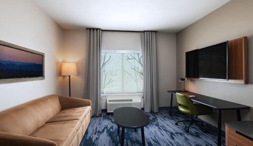 King Suite with Sofa Bed - Hearing Accessible