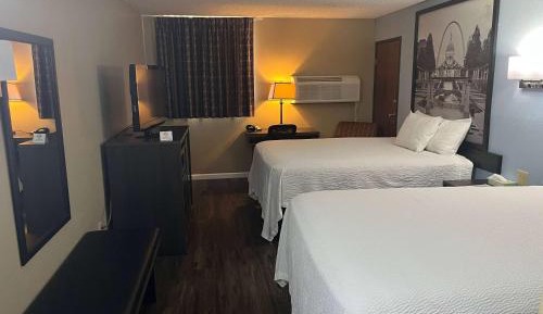 Queen Room with Two Queen Beds - Smoking