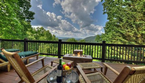 Three-Bedroom Vacation Home 