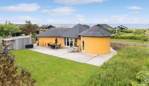 Three-Bedroom Vacation Home 