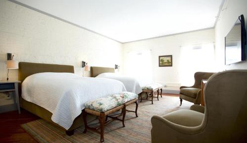 Standard Room with Two Queen Beds