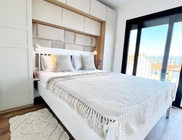 Two-Bedroom Deluxe Apartment with Ocean View