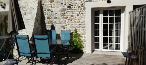 Apartment with Garden View