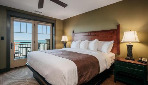 Lakeview One Bedroom Suite