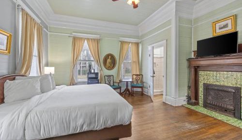 King Room - Non-Smoking