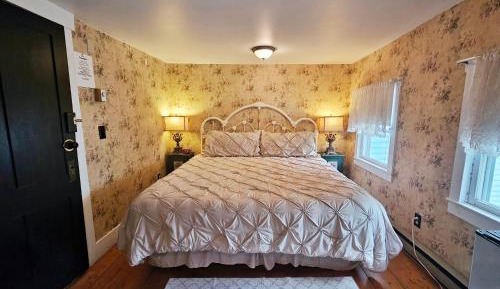 Deluxe Double Room with Bath