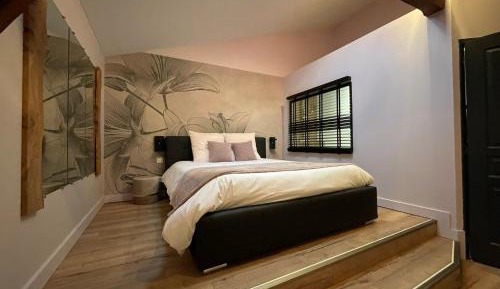 Suite with Garden View